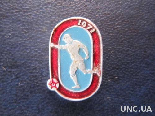 значок футбол 1971 красно синий
