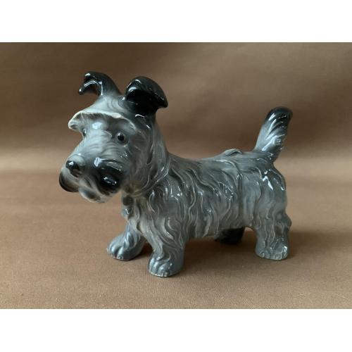Фарфор Статуэтка Собака Скотч-терьер Скульптурна композиція «Скотч-терʼєр стоїть»  