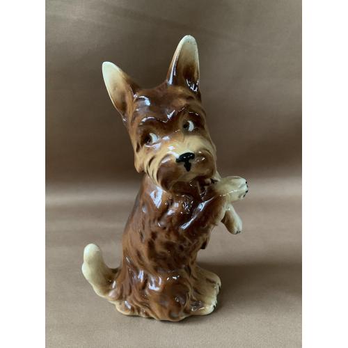 Фарфор Статуэтка Собака Скульптурна композиція Песик озирається