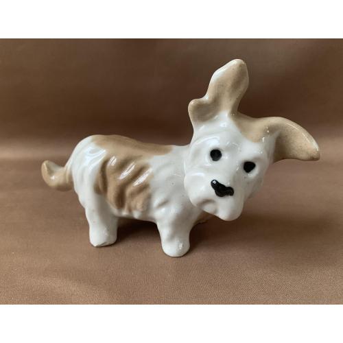 Фарфор Статуэтка Собака Скульптурна композиція «Вухастий песик»