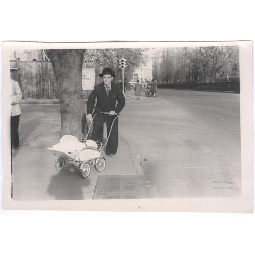 Фото 1956 год Детская коляска Дети Винтаж Шляпа Мода СССР USSR Baby carriage Pram Perambulator