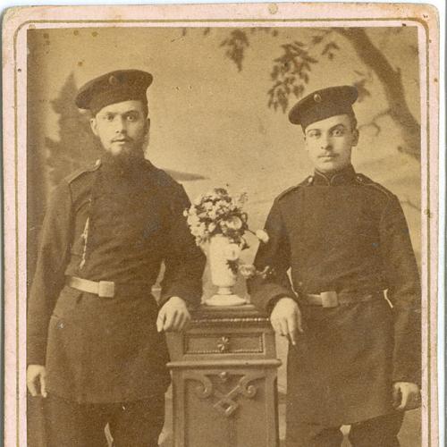 Кабинетное фото Военные Униформа Погоны Фотограф Грачев Владимир 1885 год Империя