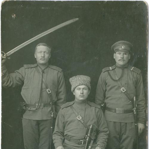 Открытка фото Военные Сабля Оружие Погоны Униформа 1916 год Империя