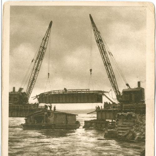 СССР на стройке 40 тонные краны поднимают мостовую ферму № 14 ГИЗ  Москва 1931 год Пропаганда