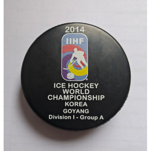 Хоккей официальная игровая шайба IIHF чемпионат Мира 2014 див.I-А Южная Корея./участник сб. Украины/