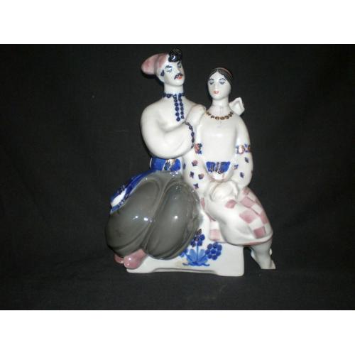 Рідкісна порцелянова фігурка "Намисто"