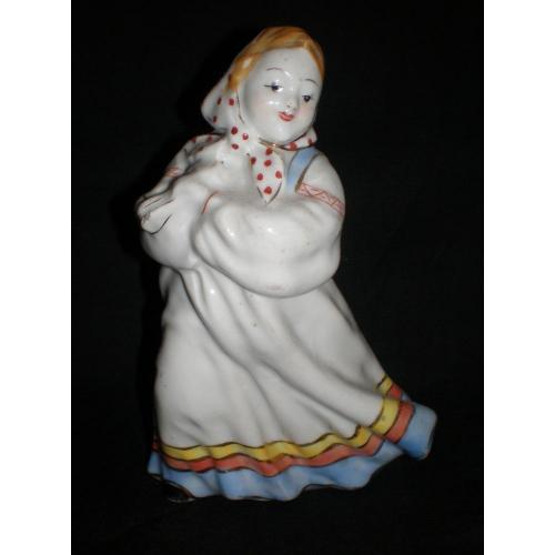 Вінтажна порцелянова фігурка "Плясунья"