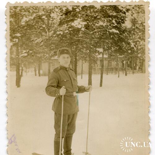 Фото. Быт в СССР. Военный. Спорт. Лыжник. Солдат на лыжах. Шелково 1959 год.
