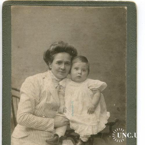 Кабинет  фото. Белосток. Ренделя. Девочка красавица с бабушкой.на память о малом и старом 1910 год
