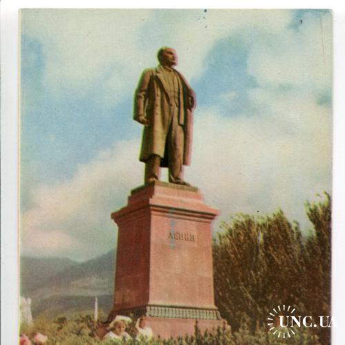 Крым.Ялта.памятник Ленину.