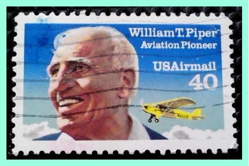 Почтовая  марка   авиапочты  США   «Уильям  Пайпер»  (5).
