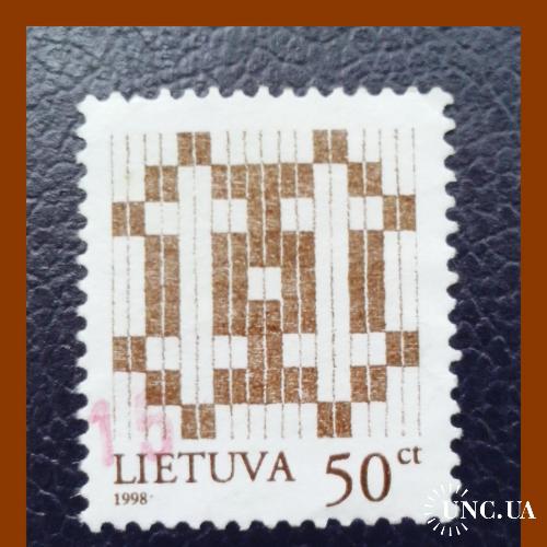 Почтовая марка Литвы  "Двойной  крест" (2).