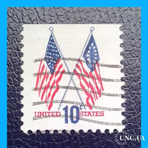 Почтовая марка США  «50 - Star &amp;  13 - Star Flags» (1973 г.).