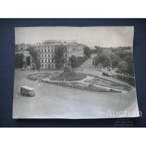 Фото Памятник Б.Хмельницькому Софійська площа Київ Киев 1950гг. Размер:11х14,7см. Оригинал