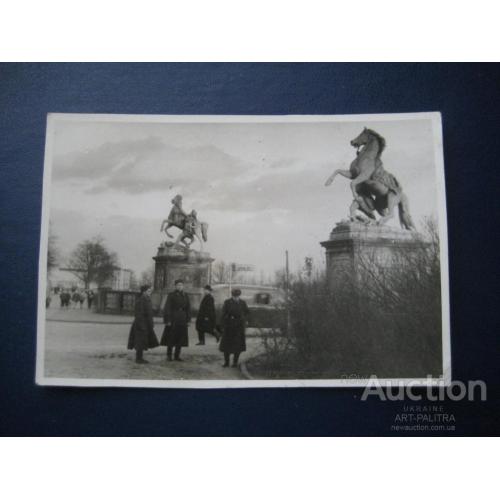 Фото Советские солдаты Германия Униформа 1950гг. Лошади Конные памятники Размер:8,6х12,6см. Оригинал