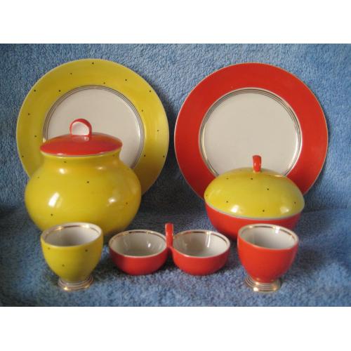 Порцеляна Фарфоровий сервіз Довбуш 1970-1980 УРСР Діаметр тарілок-17,5см. Оригінал