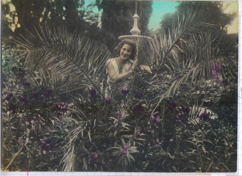 Фото. Девушка. Парк. Фонтан. Цветы. Кисловодск. 1933. РДЧ