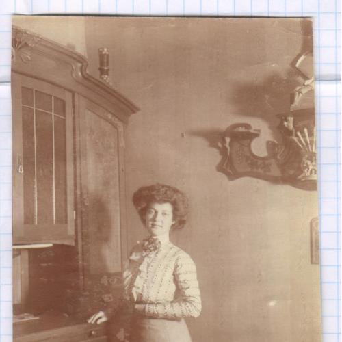 Старинное фото №108. Девушка. Интерьер. Мебель. 1910-е. рдч  