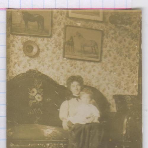 Старинное фото №168. Дети. Мама с дочкой. Интерьер. ок.1910 г. рдч  