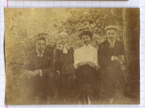 Старинное фото №169. Дети. Семья на природе. Мода. ок.1910 г. рдч  