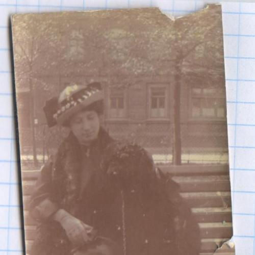 Старинное фото №182. Дама в шляпе с собакой. Мода. ок.1910 г. рдч  