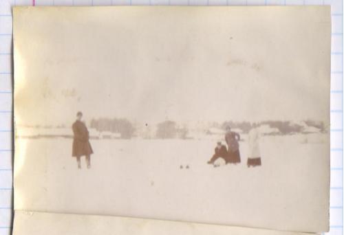 Старинное фото №187-8. Зима. Прогулка. 2 фото.1910-е . рдч  