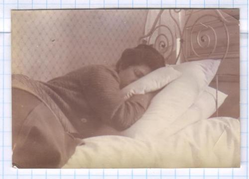 Старинное фото №212. Мама спит, она устала... ок.1910 г. рдч  