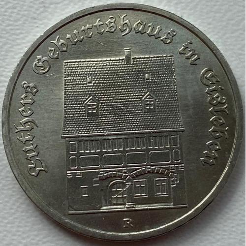 ГДР 5 марок 1983 год Дом Мартина Лютера в Эйслебен. №с335