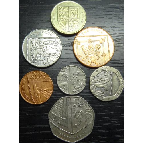 Британський щит 2015 з фунтом (старий портрет Королеви)