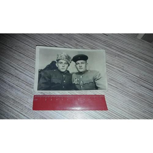 Фотокарточка Победители. Кубанка знак Отличник Гвардия 1945-50