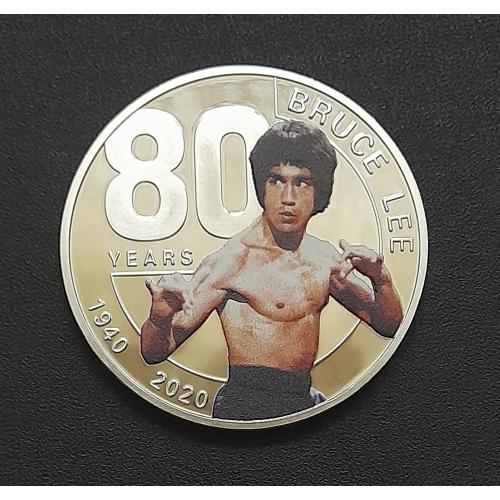 Сувенирная монета "BRUCE LEE 80 YEARS". 