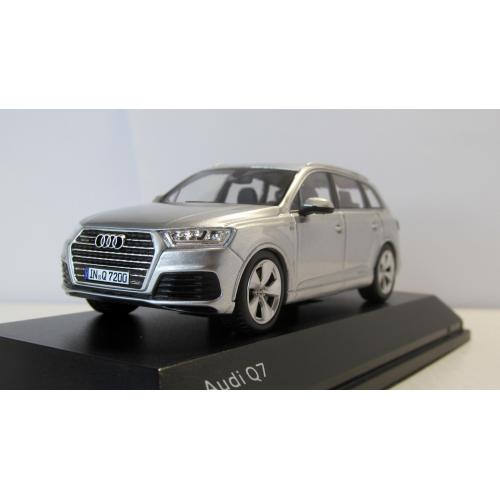 Audi Q7 2015, Spark. 1:43 коробка и бокс Ауди Q7 2015 Спарк