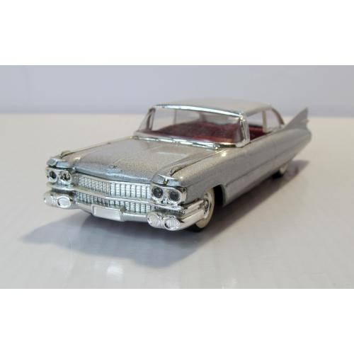Cadillac 1959, Vitesse. 1:43 made in Portugal. Кадиллак 1959
