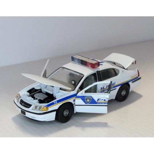 Chevy Impala Police, Gearbox (USA). 1:43 коробка. Открываются двери, капот, багажник.