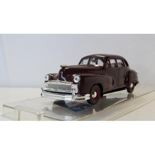 De Soto Deluxe Sedan красный, Vitesse. 1:43 коробка и бокс. made in Portugal