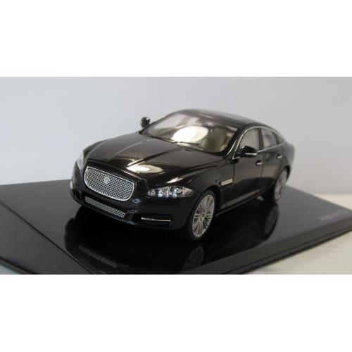 Jaguar XJ Luxury SWB X351 2010, IXO Models. 1:43 коробка и бокс. Ягуар XJ Luxury 2010