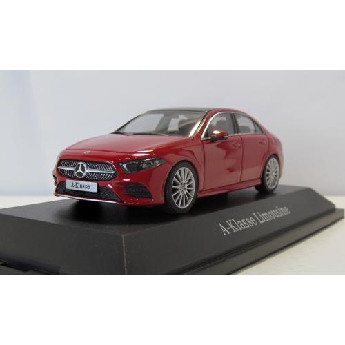 Mercedes A-Class V177 Limousine AMG Line, Herpa 1:43 коробка и бокс. Мерседес А класс