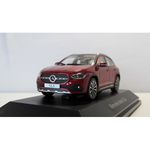 Mercedes-Benz GLA H247 2020, Spark 1:43 коробка и бокс. Мерседес Бенц GLA 2020