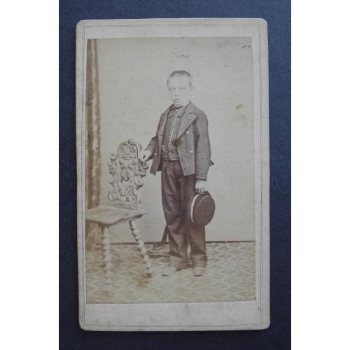 Одесса. 1870 гг. Мальчик с часами и шляпой в руке. Фотография Жана Ксавье Рауля.