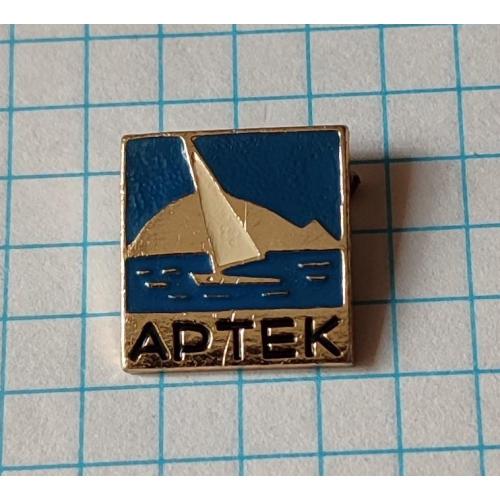Значок  Артек Крым Парусный спорт 
