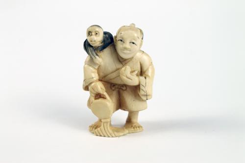  Нецке чоловік з мавпою (Японія, Япония), мужчина с обезьяною нэцке нэцкэ
