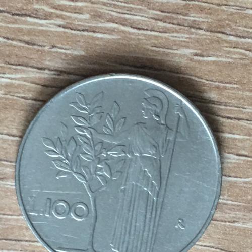 Монета Италия 100 лир 1966 г