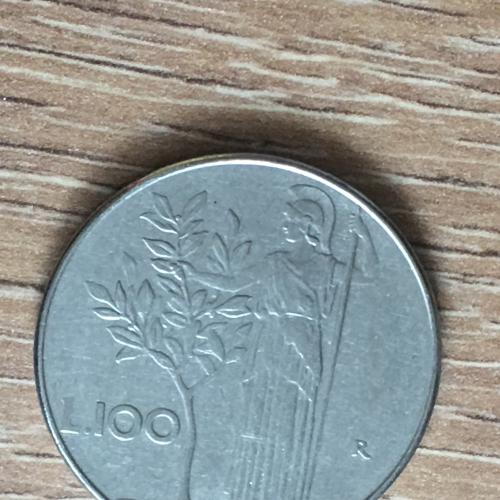 Монета Италия 100 лир 1979 г
