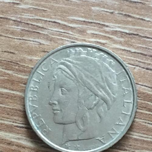 Монета Италия 100 лир 1994 год