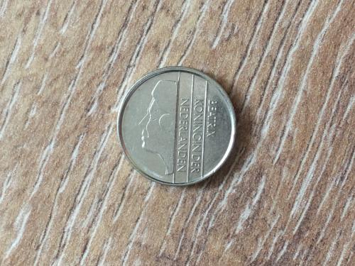 Монета Нидерланды 10 центов 1984