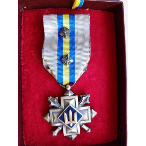 Відзнака головнокомандувача зброєних сил України СРІБНИЙ ХРЕСТ, з двома ЗІРКАМИ
