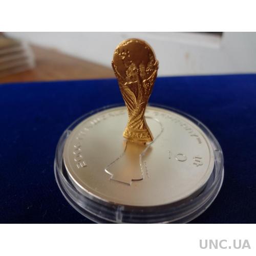 Фиджи 10 долларов 2005 серебро футбол ЧМ в Германии 2006 скульптура кубка мира