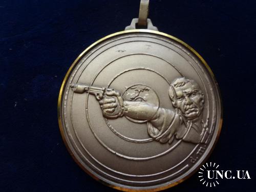 ФРАНЦИЯ  спортивная медаль "Стрельба с пистолета" стрелок