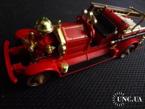 Пожарный ретро автомобиль, ф-ка  PRADO - 1924 Ahrens Fox 1/64