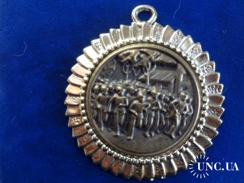 Швейцария спортивная медаль Кросс. бронза с позолотой 75 мм